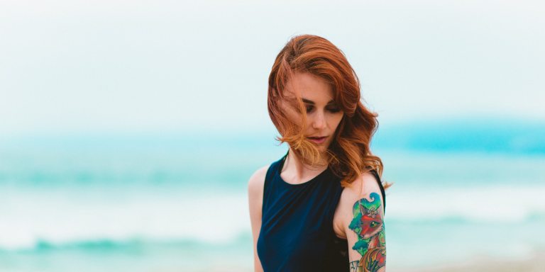 7 Science-Backed Reasons Why You Can’t Keep Your Eyes Off Girls With Tattoos