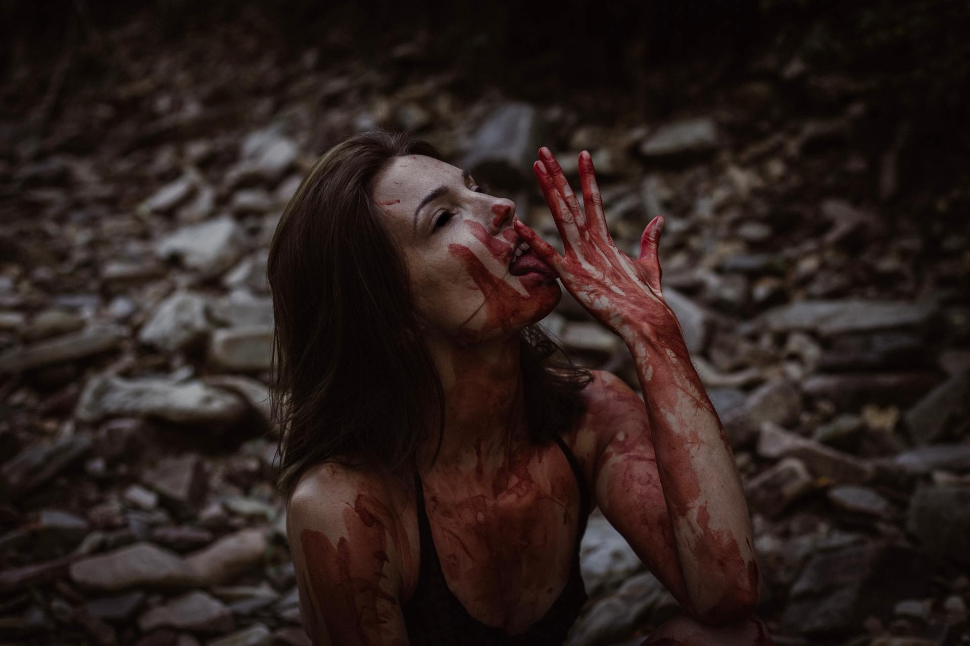 22 Scary Stories You Shouldn't Read If You Have A Weak Stomach