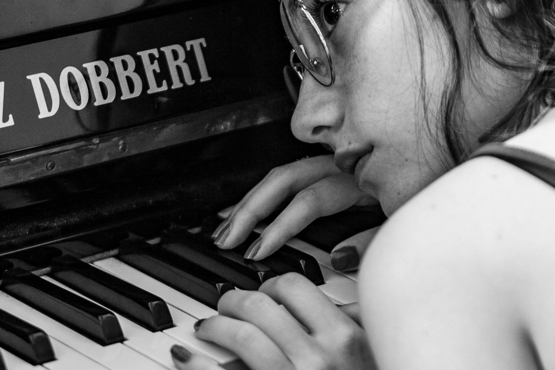A Spotify Playlist For When It Feels Like Heartbreak Is Neverending