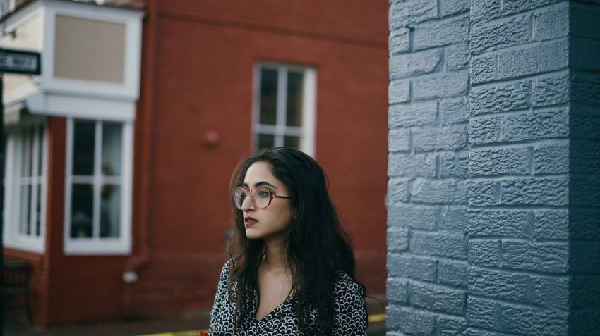 shallow focus photography of woman