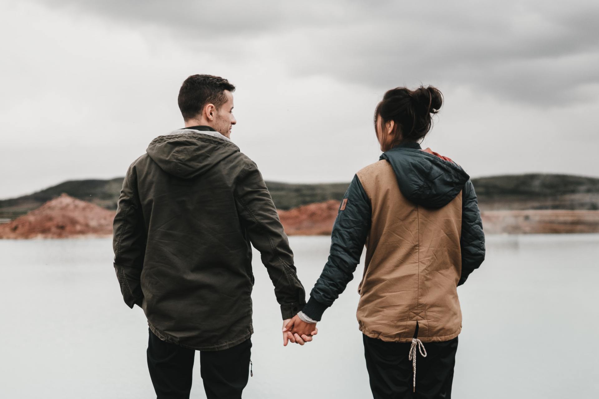 7 Signs You're Not Fully Invested In The Relationship 