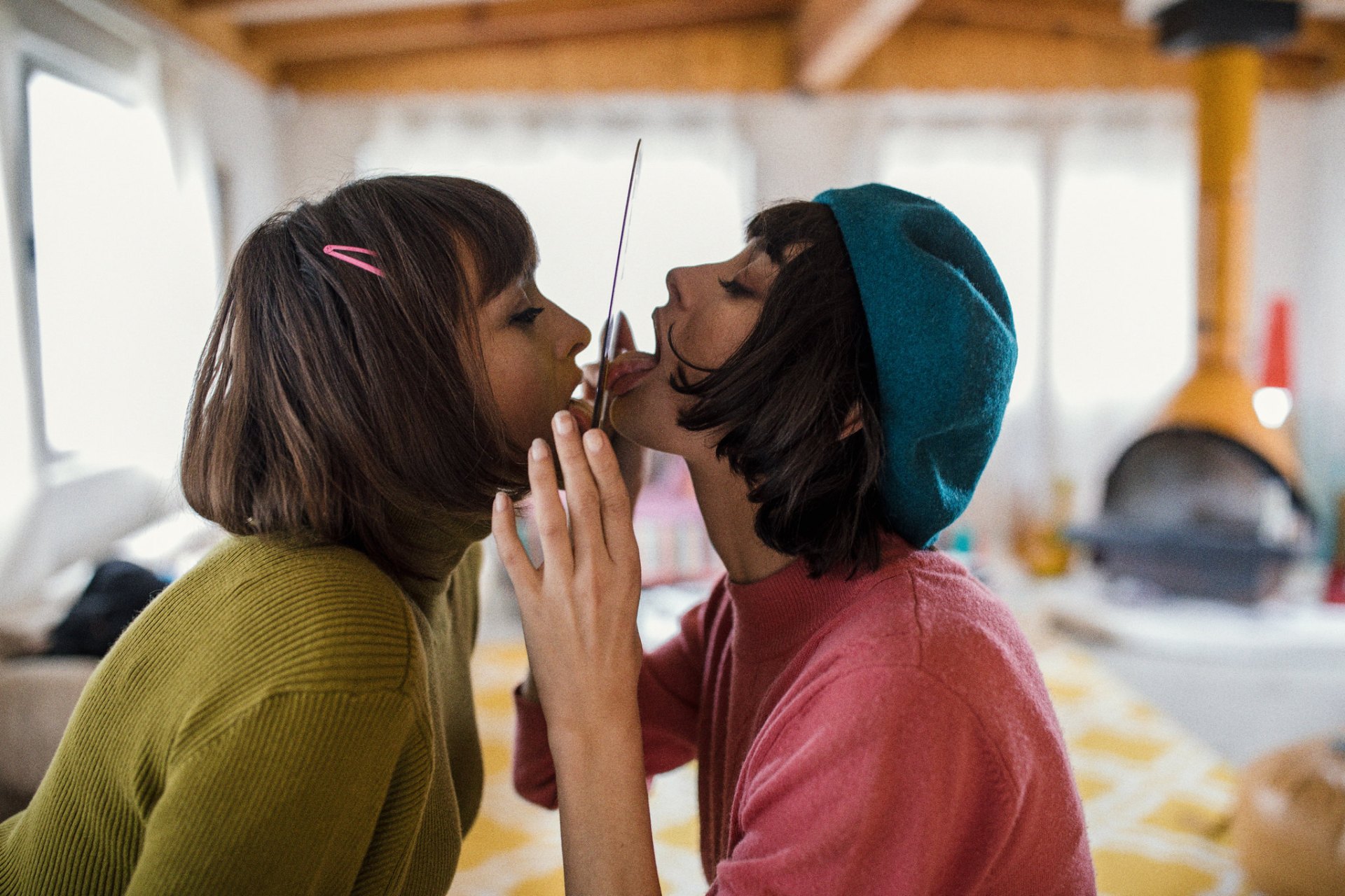 23 People Tell The Creepiest Case Of ‘Twin Telepathy’ They’ve Ever Witnessed