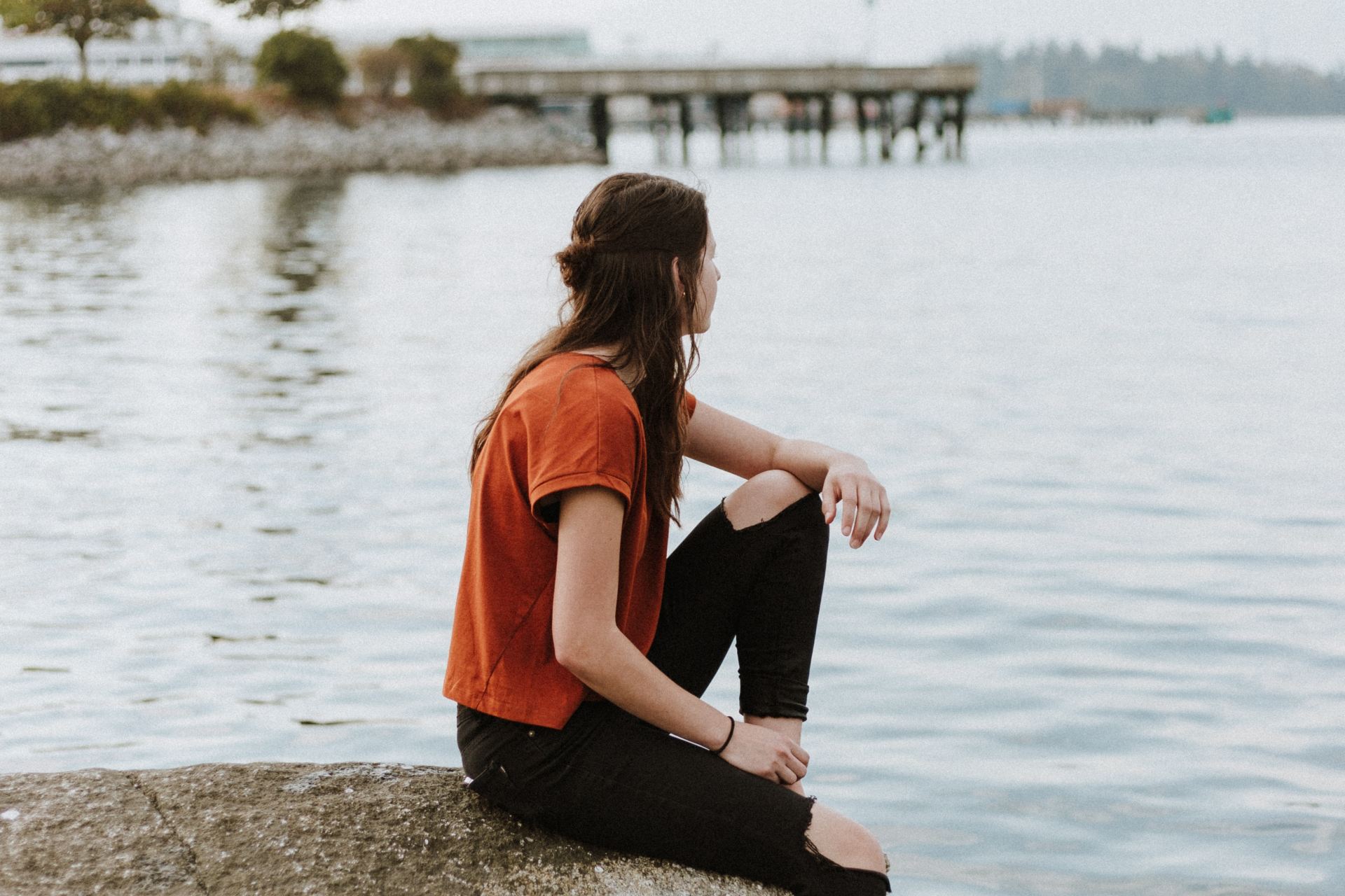 women's orange t-shirt