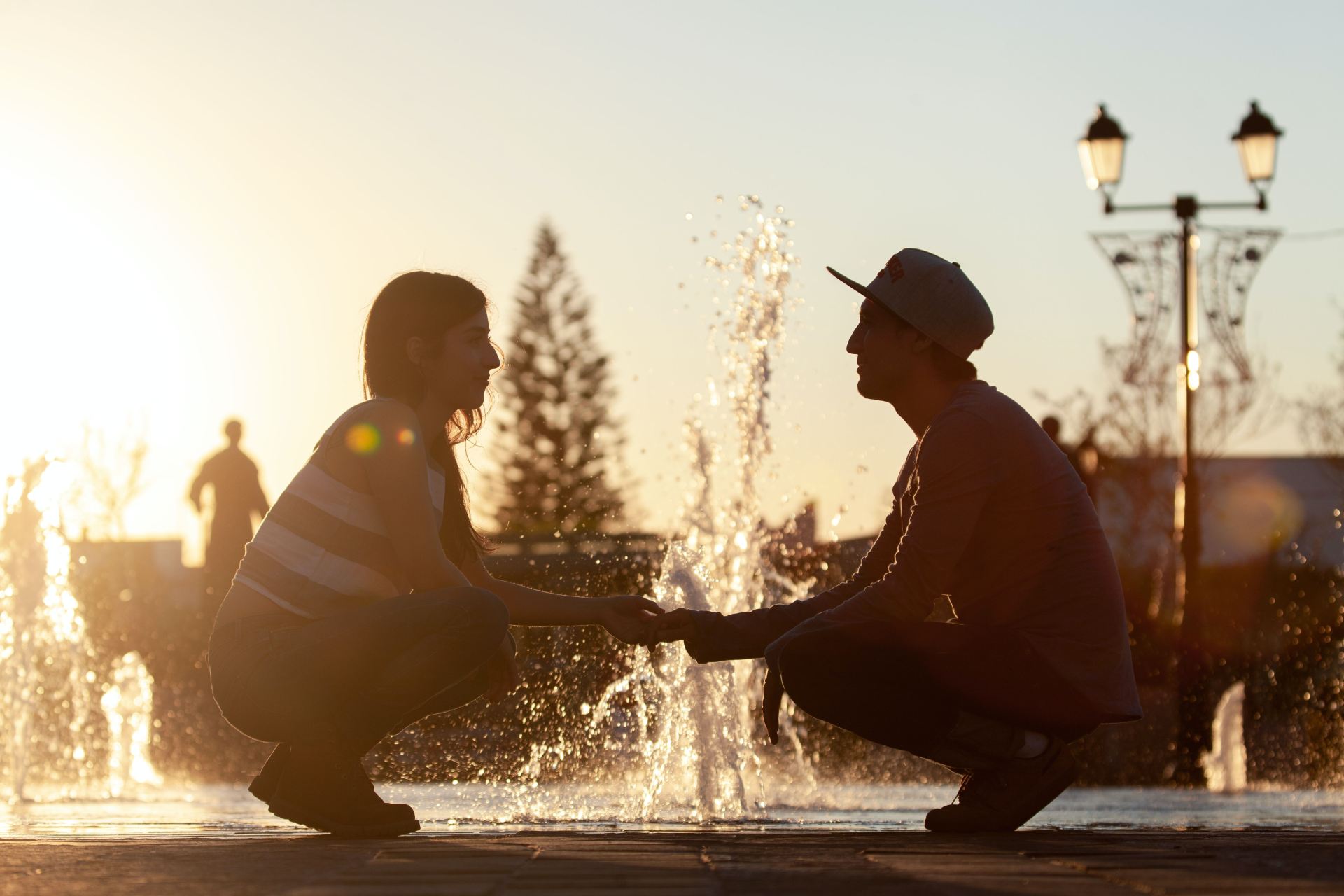 How To Genuinely Connect With Anyone On A Date