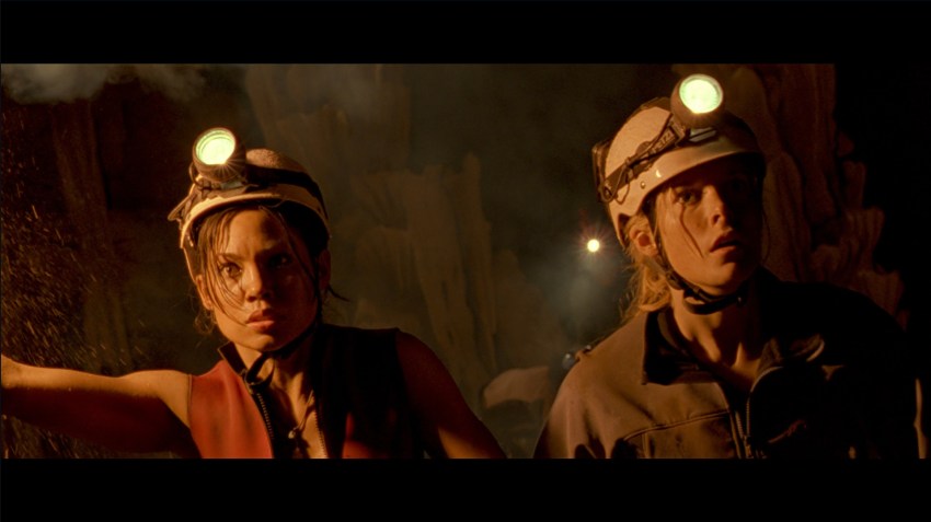 Juno and Sarah in The Descent (2005).