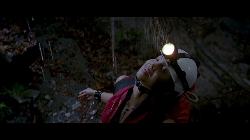 Juno during a brief happy moment in The Descent (2005).