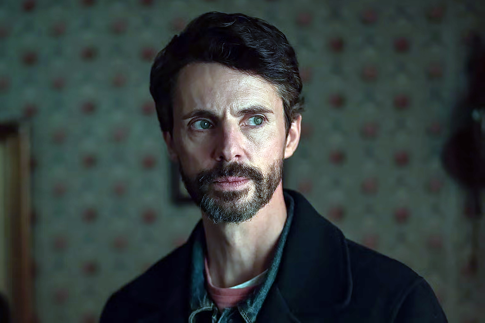 The First Two Minutes Of This Netflix Thriller Is A Jaw-Dropper—But The Ending To Episode 1 Is 100% ‘Chef’s Kiss’
