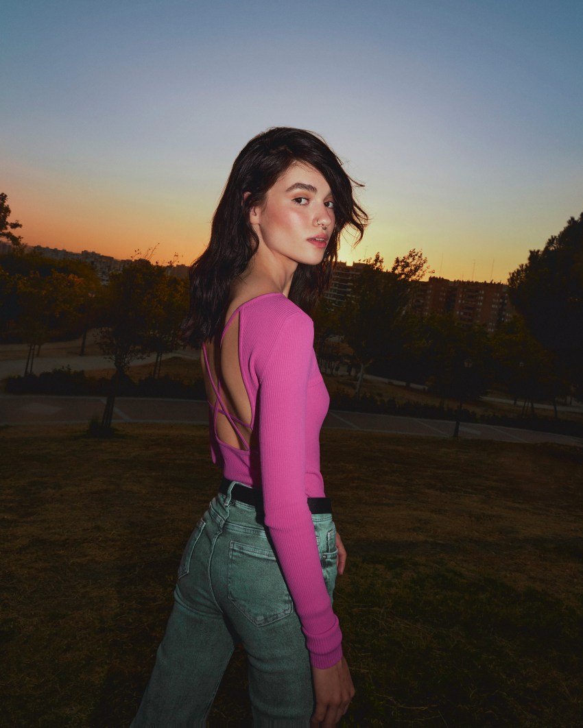 Exactly What Kind Of Girlfriend You Are In One Word, Based On Your Zodiac Sign