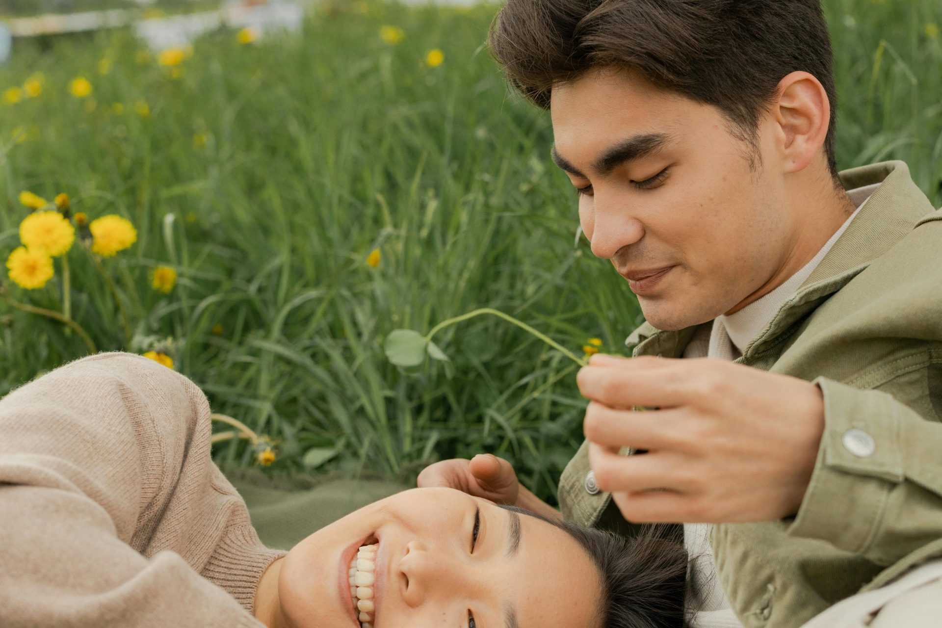 How To Open Up Your Heart To Love Again (Zodiac + Tarot Reading)