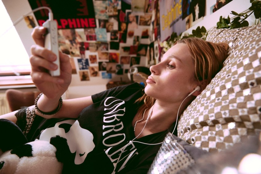 How To Know If Someone Is Thinking About (And Perhaps Even Falling In Love With) You