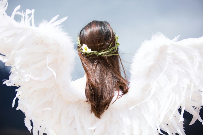 5 Zodiacs Born With An Aura Of Pure Grace