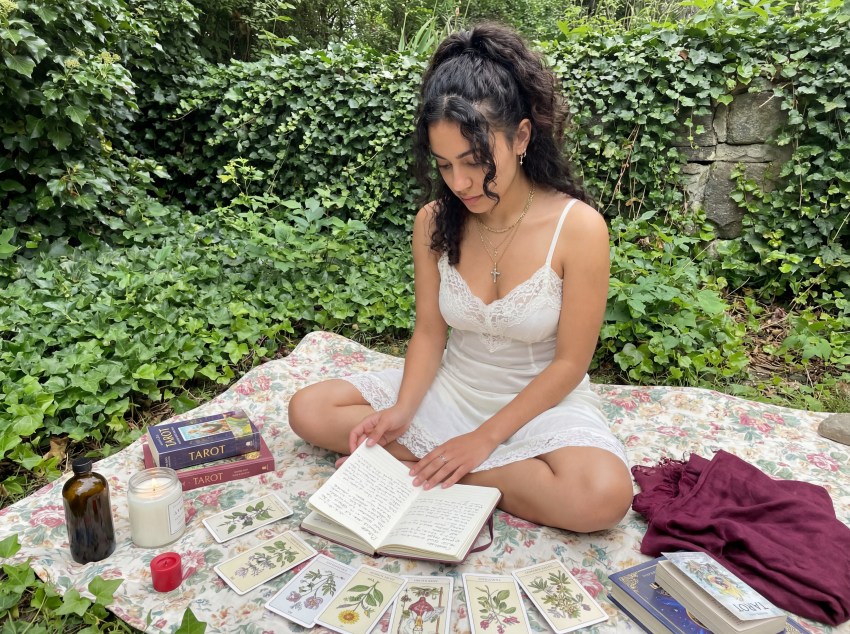 Tarot Advice On How Each Zodiac Sign Can Cope With The Summer Season