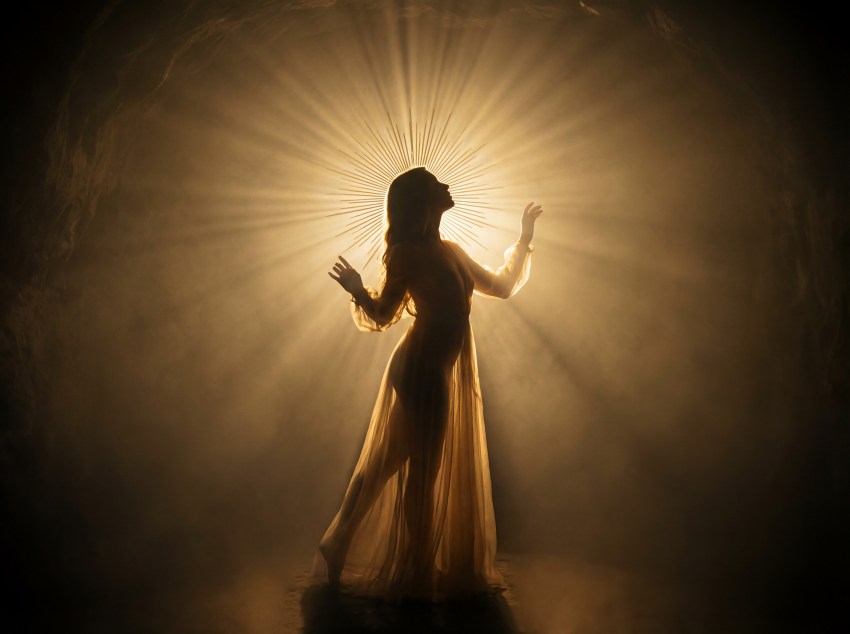 3 Zodiacs Attracting The Life They Want This June (+ Tarot Advice On Embracing It)