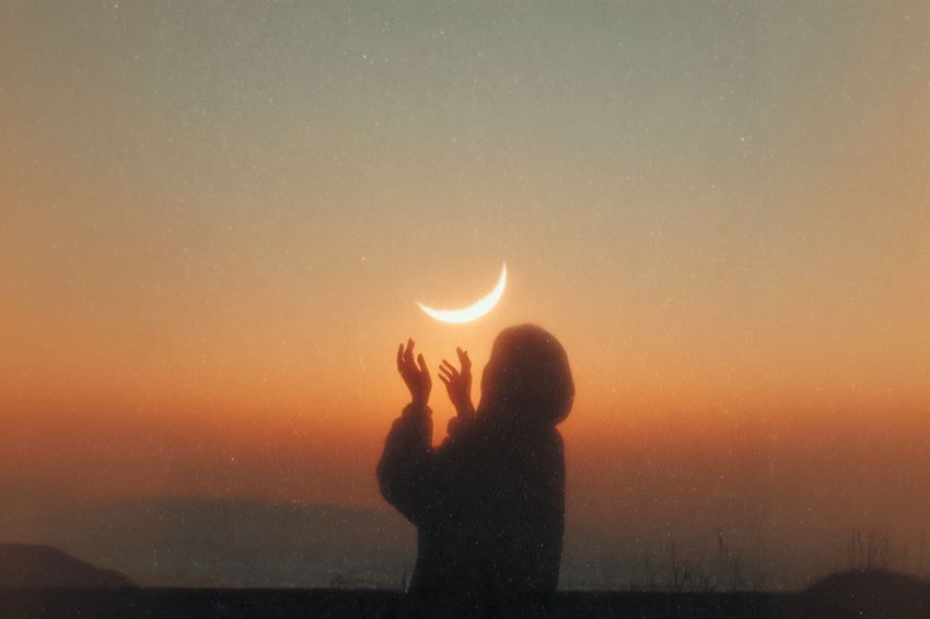 5 Zodiac Signs Who Can Create Magic With Their Minds