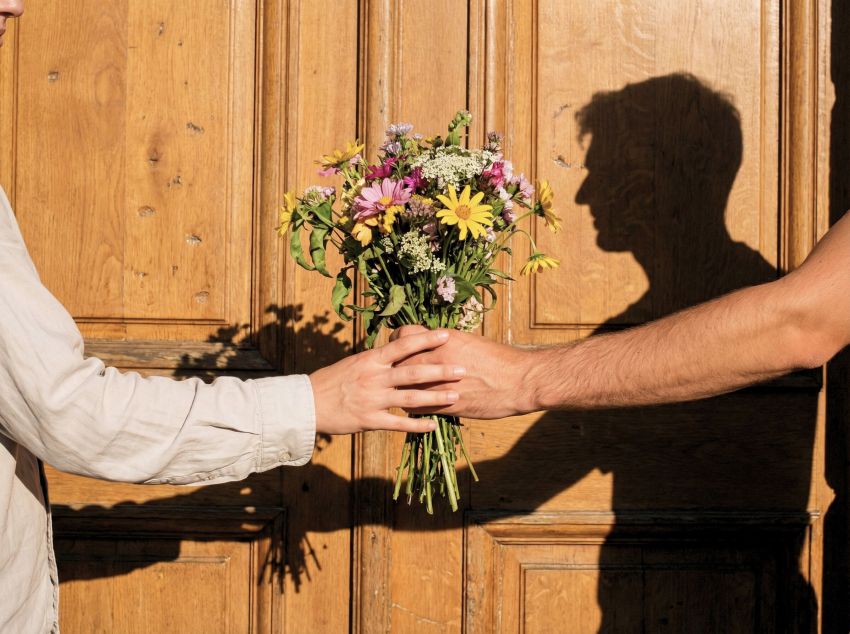 If These Zodiac Signs Fell In Love, They’d Share A Telepathic Connection