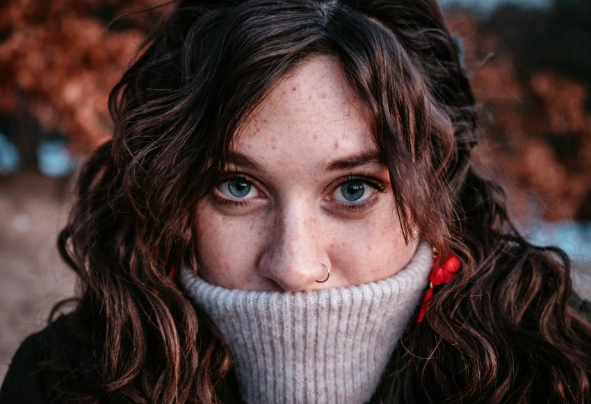 4 Zodiacs Who Feel Awkward In Large Groups