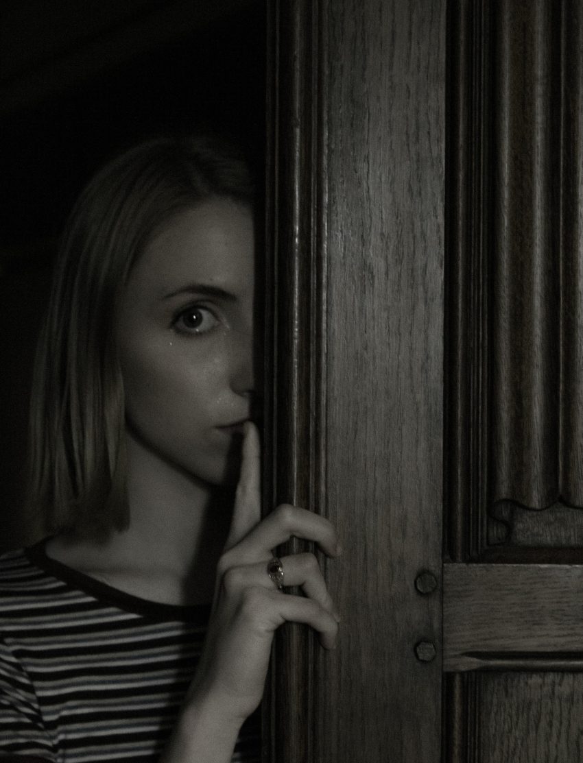 3 Zodiacs Dealing With A Secret (+ Tarot Advice On How To Handle It)