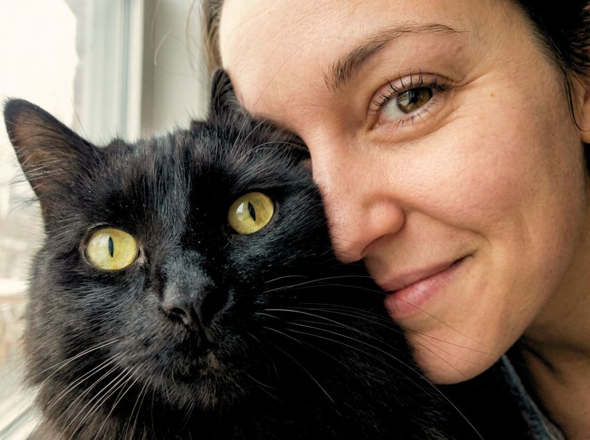 4 Zodiacs That Are Too Clingy