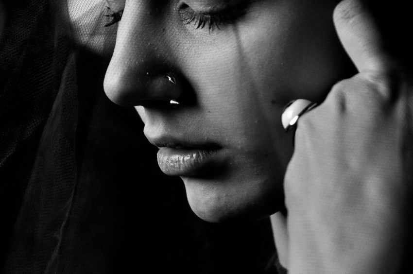 How You Should Respond If They Burst Into Tears (Based On Their Birth Month)