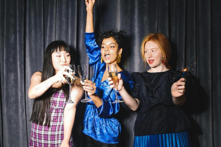 6 Birth Months Who Manifested Their Best Friends