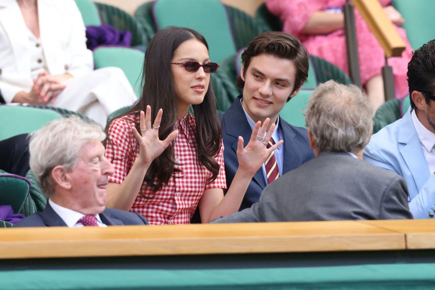 Louis Partridge and Olivia Rodrigo sitting in the Royal Box at the 2025 Wimbledon Championships