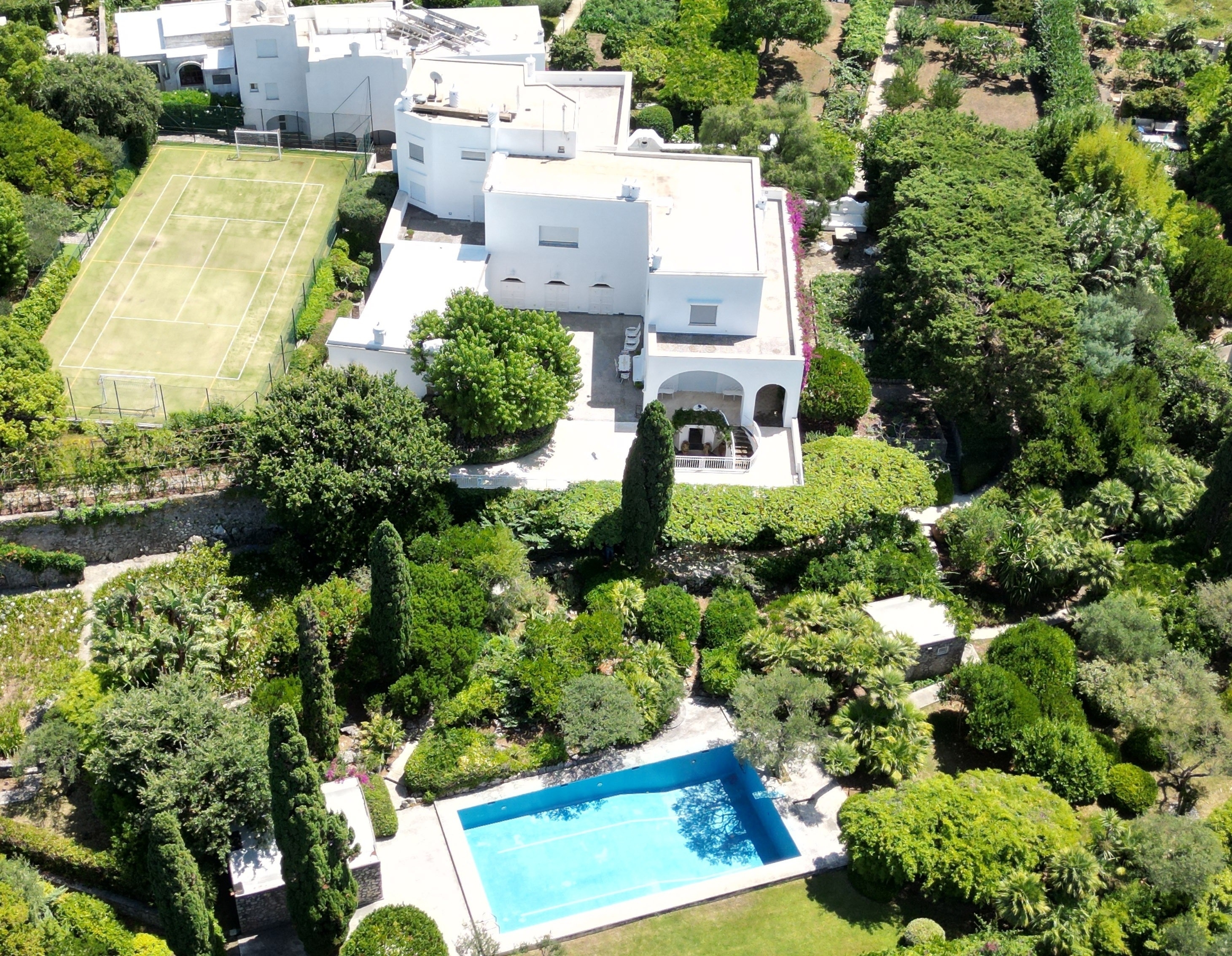 George Clooney and Amal Clooney visiting Villa Bragaglia in Capri