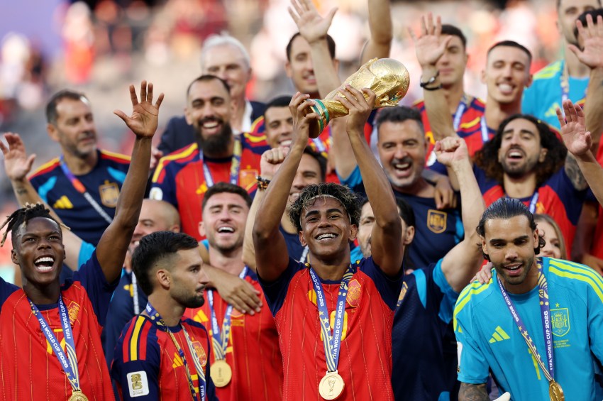 Lamine Yamal on the “Pressure” of Carrying Spain to the World Cup: “My Mother Had Me At 16. My Father Picked Things Off the Street to Feed Us. That’s Real Pressure.”