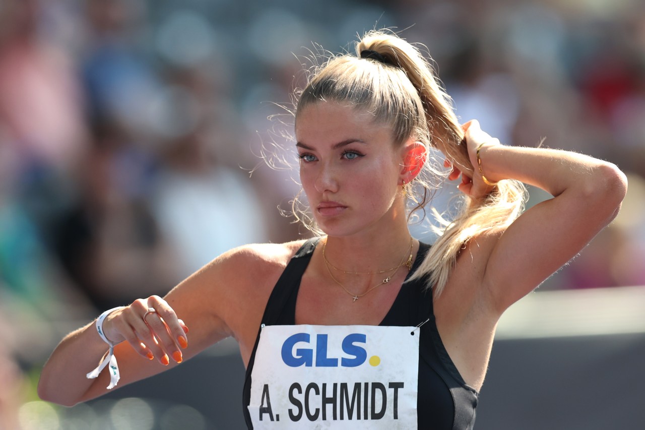 Alica Schmidt of SSC Berlin preparing at the starting line for the Women's 400m Final at Olympiastadion in Berlin