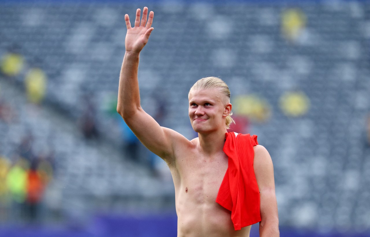 Erling Haaland celebrating on the pitch after a FIFA World Cup 2026 match at New York New Jersey Stadium